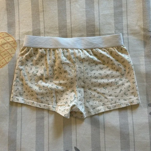 Brandy Melville Floral Boyshort Underwear - Picture 2 of 6